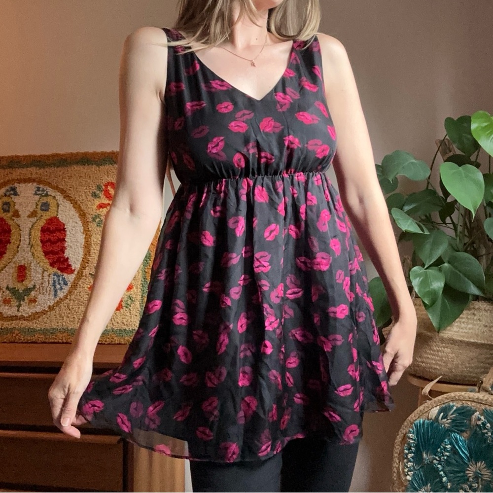 Silk Babydoll Lip Print Brand New With Tags Blouse OS